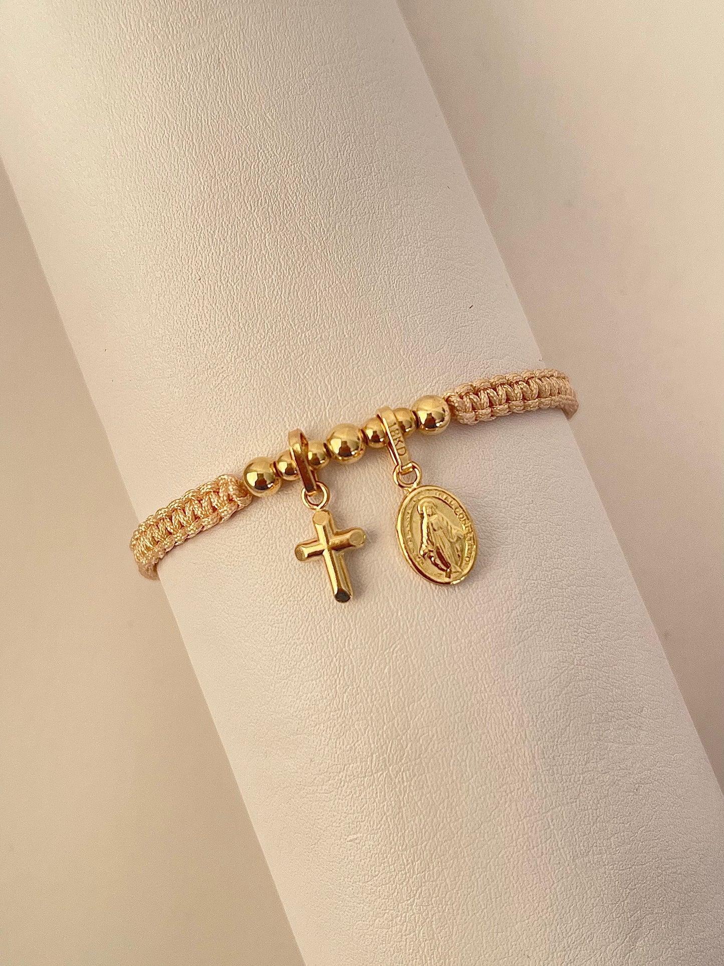 Pulsera Dije Virgen del Milagrosa y Cruz